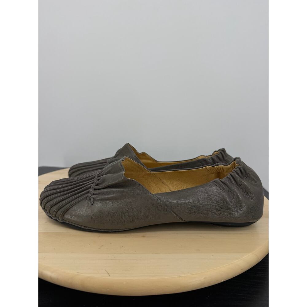 Chocolat Blu Womens 8.5 Vic Pleated Gray Taupe Leather Ballet Flats Shoes Casual - Picture 7 of 11